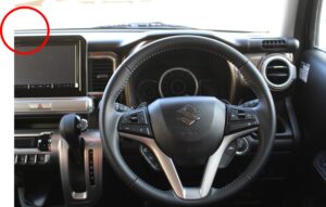 運転席パネル上部のウインドウォッシャー液吹き出し口